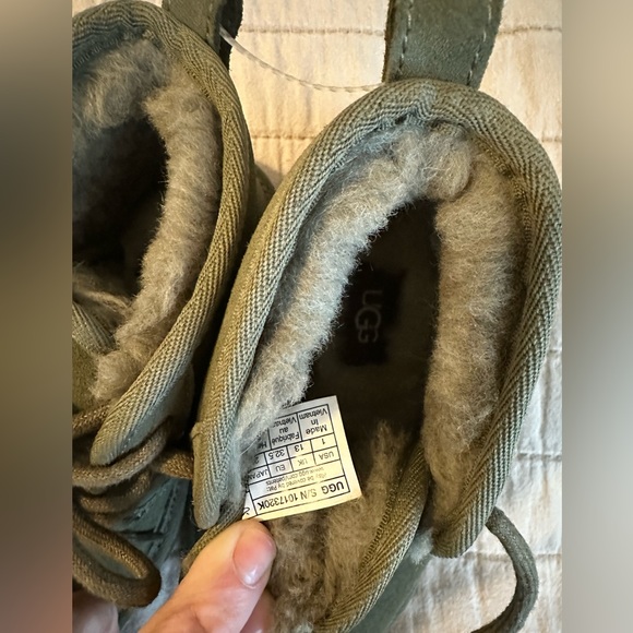Olive Green UGG boots - Picture 3 of 4
